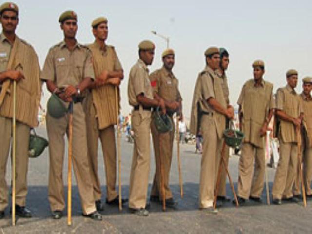 Delhi policemen at the UP border near Loni to block Gujjar mobs from entering the Capital.