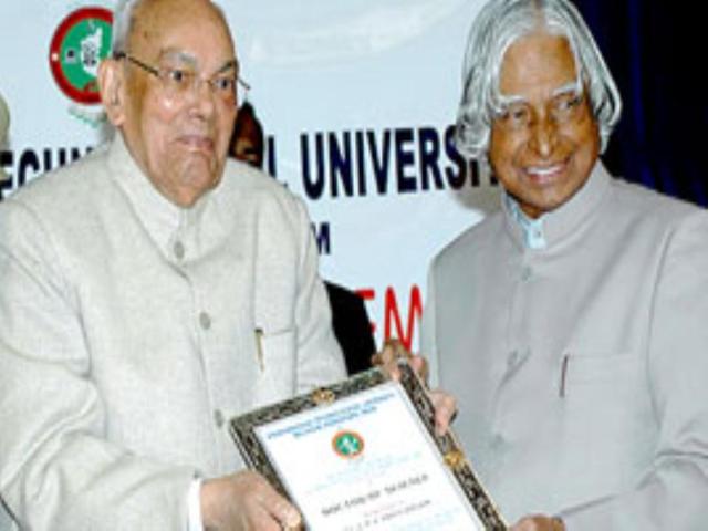Former President APJ Abdul Kalam being presented a Honorary Degree by Karnataka Governor in Bangalore.