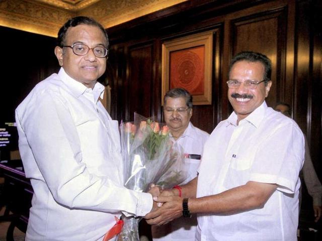 Karnataka chief minister DV Sadananda Gowda with Union home minister P Chidambaram during a meeting in New Delhi.