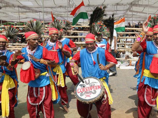 A group of folk artists supporting Anna Hazare protest against corruption at Ramlila ground in New Delhi.