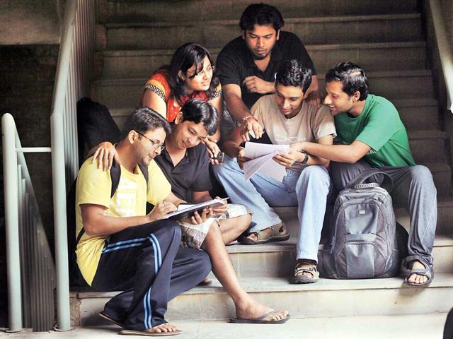 As many as 218,664 students appeared for Common Admission Test (CAT) this year, the common gateway to 19 Indian Institutes of Management (IIMs).(HT Photo)