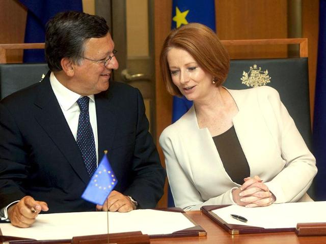 President of the European Commission Jose Manuel Barroso and Australian Prime Minister Julia Gillard sign a bilateral agreement between the Australian Government and the European Atomic Energy Community on peaceful uses for nuclear energy at the Parliament House in Canberra.