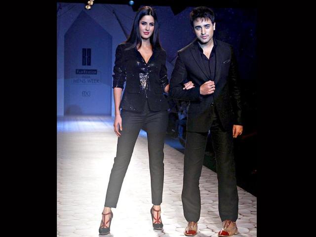 Imran Khan and Katrina walk the ramp for the concluding day of VHIMW.