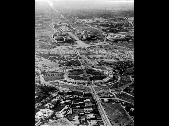 At the apex of the new city was the Government House (now Rashtrapati Bhavan), joined by North and South blocks and a grand vista culminating at the All-India War Memorial (now India Gate).