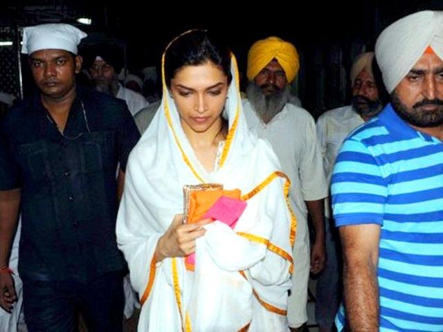 Padukone along with her relatives visited the city to pay their respects at the Sikh shrine.