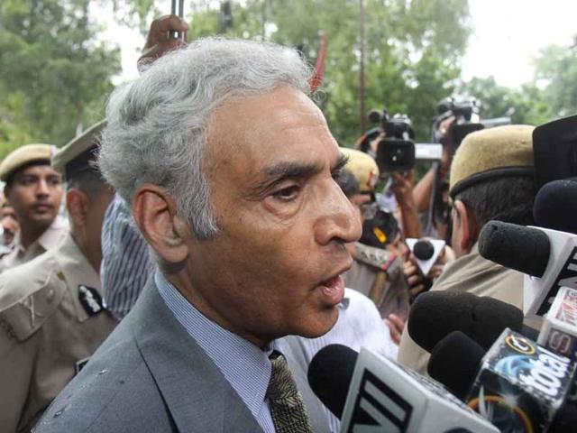 Delhi LG Tejender Khanna coming of RML Hospital after meeting victims of the Delhi high court blast.