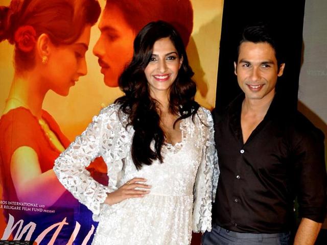 Shahid and Sonam look ravishing together as they pose during the music success party for their forthcoming film Mausam.