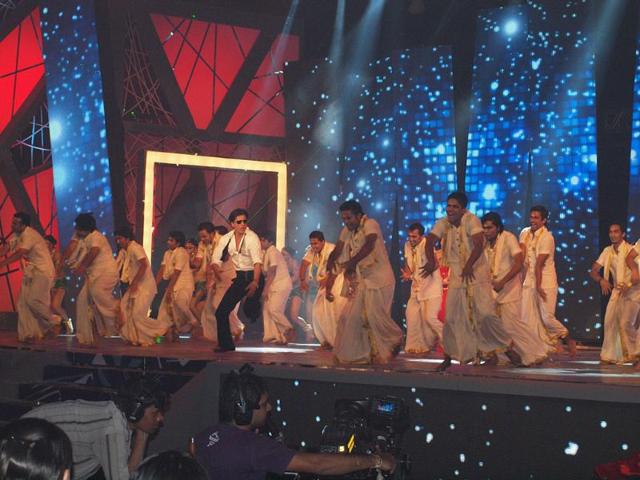SRK is making a comeback after a long time with RA.One. Will he be able to beat Dabangg Khan?