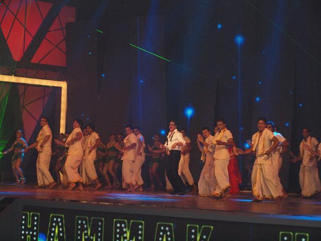 SRK performs at the music launch of RA.One.