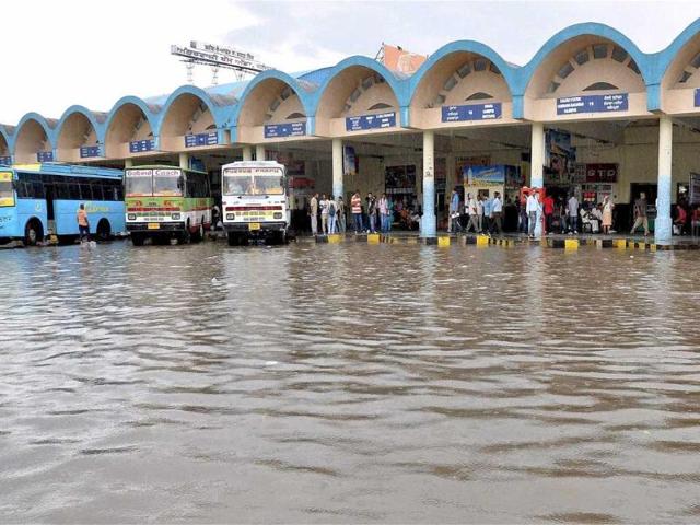 Heavy rain in Jalandhar caused major waterlogging at the office of the traffic police.
