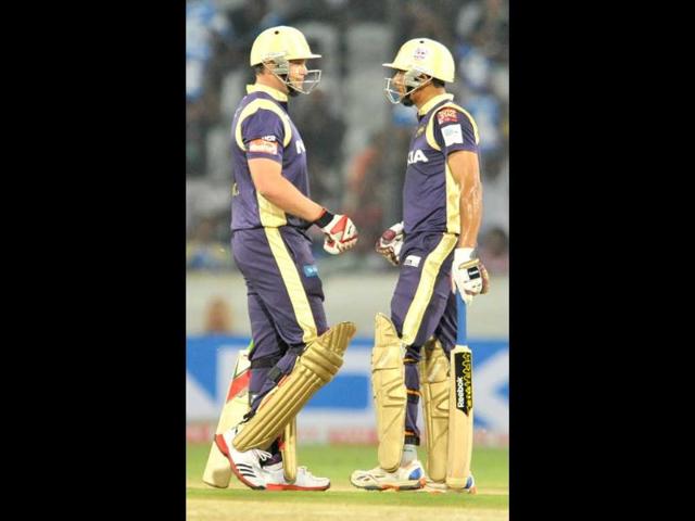 KKR-cricketers-Manvinder-Bisla-R-and-Jacques-Kallis-talk-during-the-Champions-League-Twenty20-qualifying-cricket-pool-match-between-Kolkata-Knight-Riders-and-Auckland-Aces-at-the-Rajiv-Gandhi-International-Stadium-in-Hyderabad