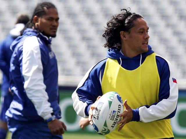 Samoa's Tasesa Lavea (R) takes part in their Captain's run in Auckland.