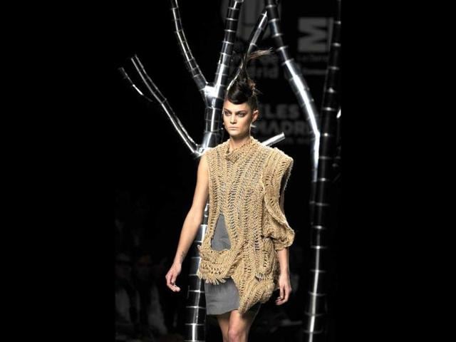 Eco-friendly! Jute and natural fabrics reign at the Madrid fashion week.