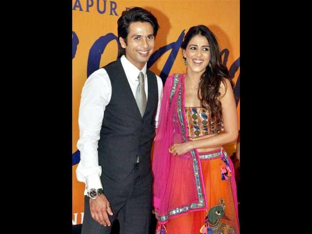 All smiles: Shahid Kapoor and Genelia D'Souza. (PTI)
