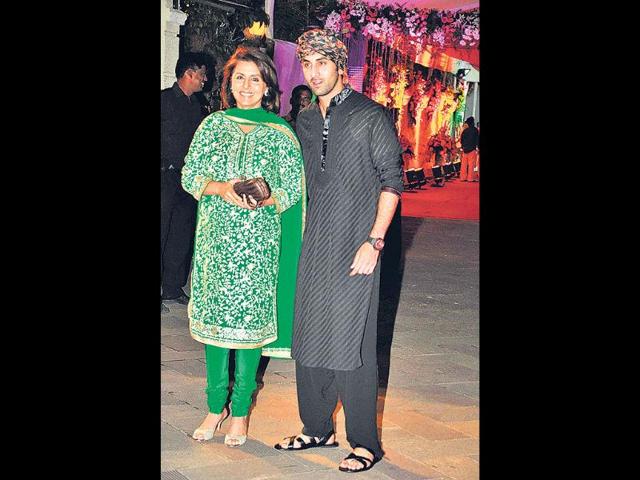 Actor Ranbir Kapoor arrives at the Mata Ki Chowki with mother Neetu.
