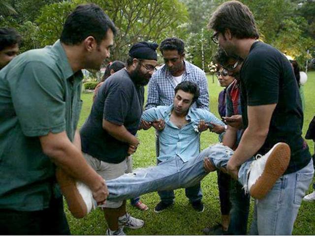 Ranbir celebrates his birthday for the second time on the sets of Barfee.