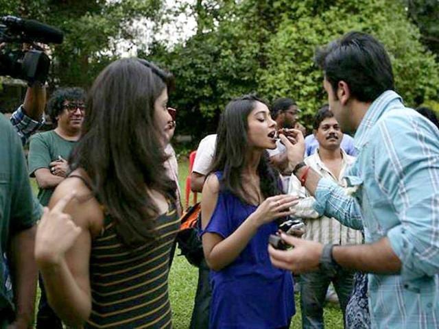Ranbir offers the cake to Barfee co-star Ileana D'Cruz.