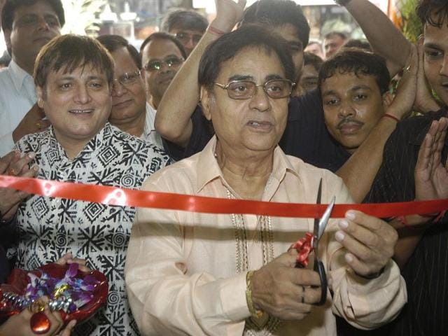 Singer Jagjit Singh at the inauguration of The Pollination Store at Andheri (HT Photo/Viral Bhayani)