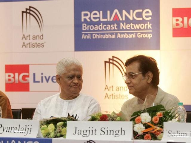 Jagjit went to Bombay to scout out prospects for a career in film playback singing. Music director Jaikishen liked his voice but could not offer any big break.