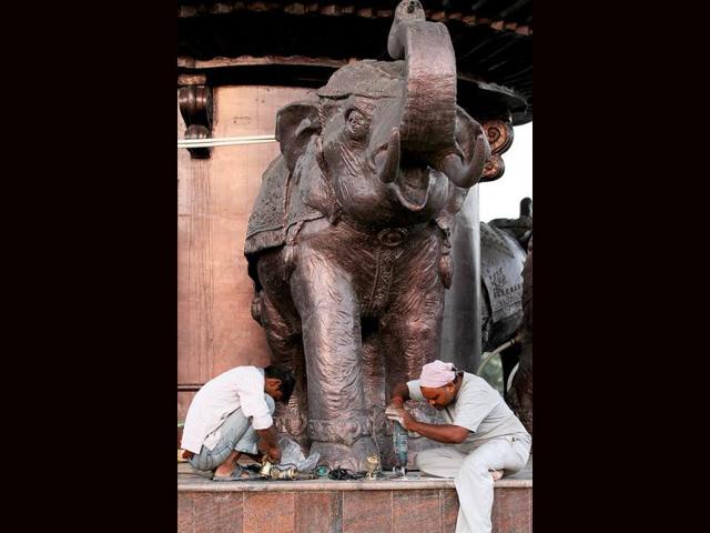 Twenty statues of elephants and fountains with bronze elephants have also been installed in the park. Uttar Pradesh chief minister Mayawati’s “dream project” — Bhim Rao Ambedkar Park — has been scheduled to be unveiled on October 14. Photo by Virendra Singh Gosain/HT photos.