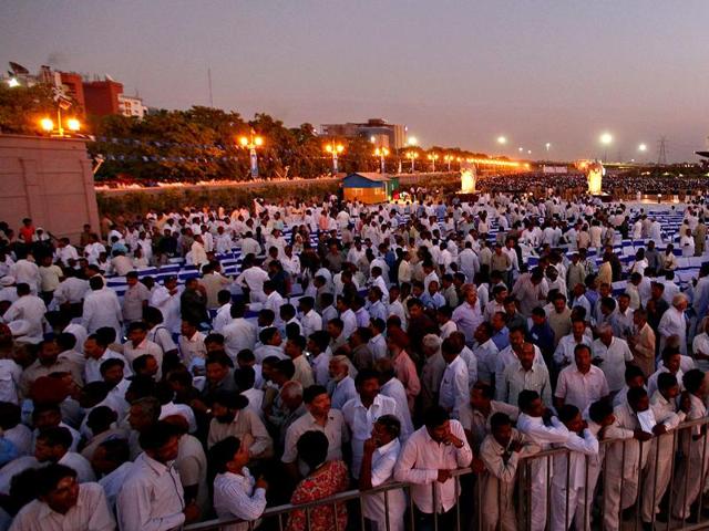 BSP supporters gather during the inauguration of the Rashtriya Dalit Prerna Sthal, Ambedkar Park in Noida. (Photo: Raj K Raj/HT)