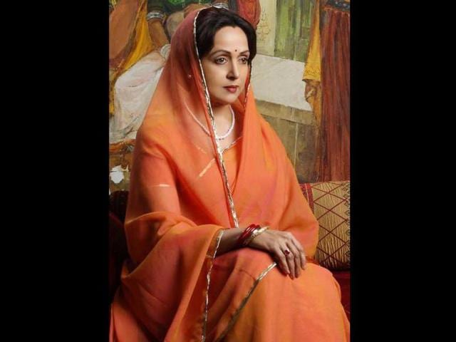 Hema also directed a film, Dil Aashna Hai which was a commercial failure and her career tapered off as she chose to concentrate more on her dance ballets and Television serial.