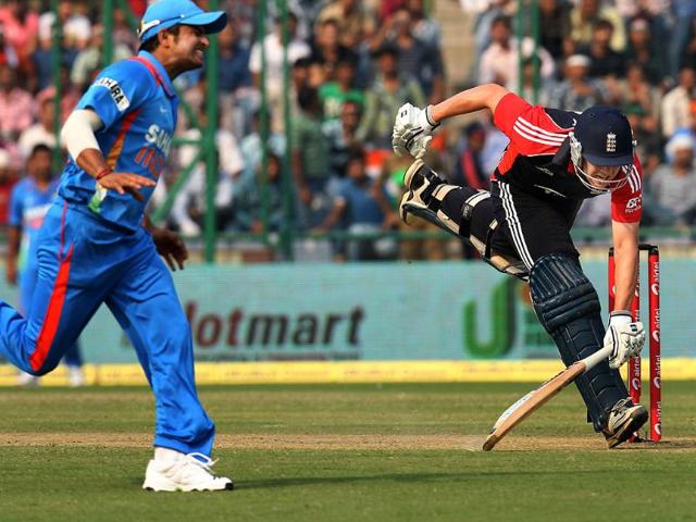 Jonathan Trott takes a short run during the 2nd ODI match between India and England at Ferozshah Kotla ground in New Delhi.