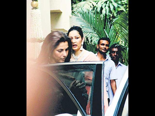 Maanyata Dutt also came to bless Aishwarya Rai.