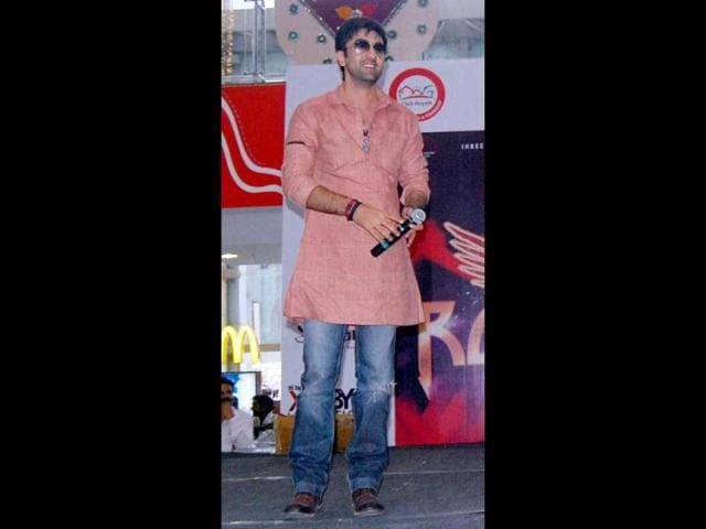 Bollywood star Ranbir Kapoor is all smiles at the promotional event of his upcoming movie, Rockstar in a mall in Lucknow on Friday. (UNI)