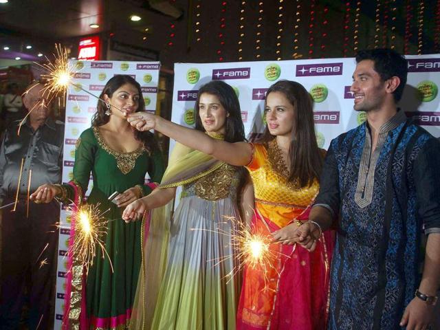 The cast of Miley Naa Miley Hum celebrates the festival.