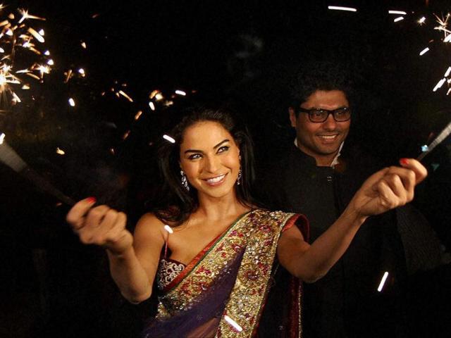 Pakistani actor Veena Malik too, celebrated Diwali in Mumbai on Sunday.