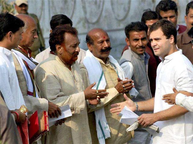 Congress general secretary Rahul Gandhi meeting party workers at a hotel in Mirzapur.