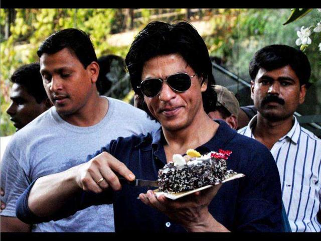 SRK cuts yet another cake.