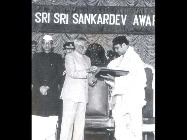 Bhupen Hazarika came to Mumbai to work in the Indian People's Theatre Movement (IPTA) with Salil Chowdhury, Balraj Sahni and other Marxist intellectuals.