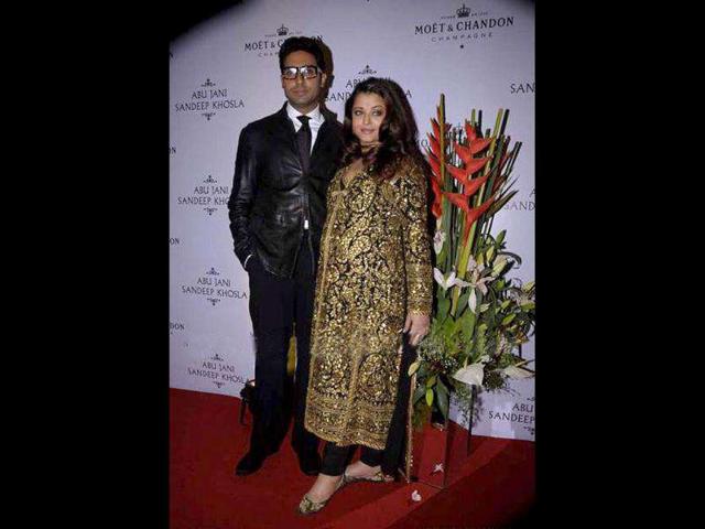 Baby bump is clearly visible in this picture.