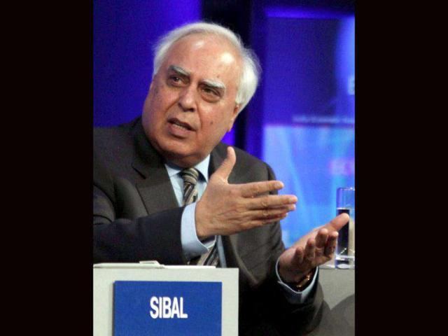 Kapil-Sibal-minister-of-human-Resource-development-and-communication-and-information-technology-of-India-during-the-India-Economic-Summit-in-Mumbai