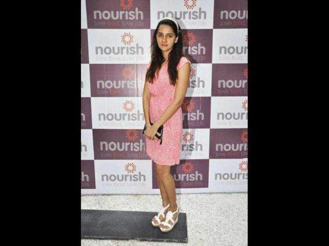 Bollywood Gets Fit And Stylish Hindustan Times Sara ali khan rocks a stunning outfit as she poses on her way to celebrate valentine's day. hindustan times