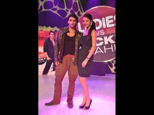 Ranveer plays casanova Ricky Bahl who cons girls for a living but finally meets his match, played by Anushka. (Photo: Smitag, Pinkvilla)