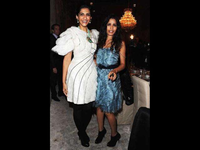 While Freida let her loose, Sonam chose to tie her hair in a stylish bun.