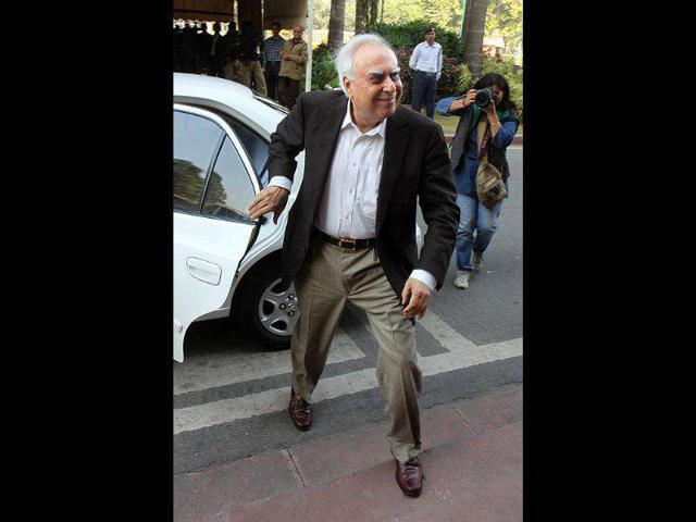 HRD minister Kapil Sibal arrives at Parliament House to attend the winter session in New Delhi. (HT Photo/Sonu Mehta)