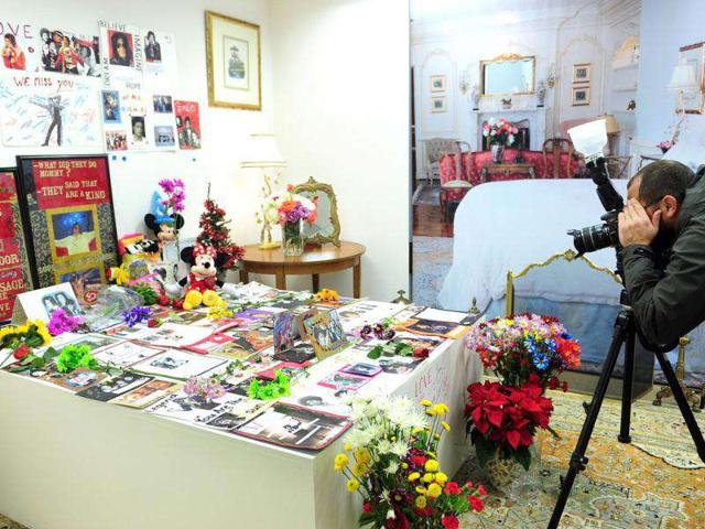 Michael Jackson's personal things from last home were put on display in London, for auction of the contents of the LA mansion where he breathed his last on June 25, 2009. See pictures!