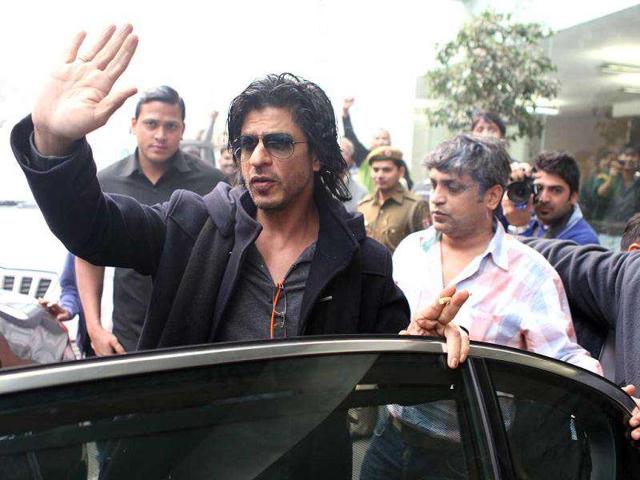 SRK waves at his fans. (HT Photo/Raj K Raj)