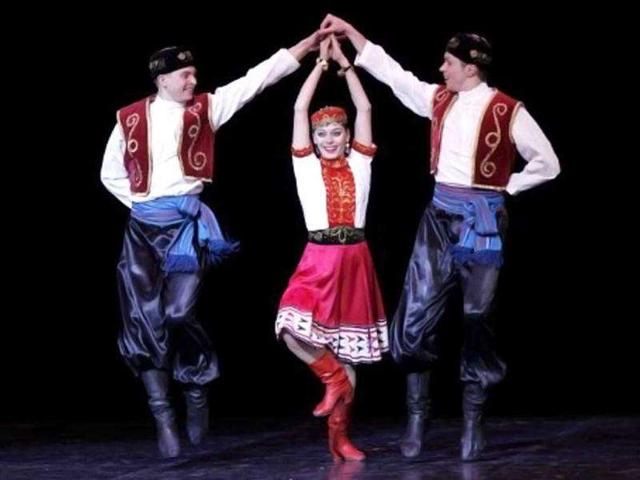 Dancers of the Igor Moiseyev (Moisseiev) Russian ballet, who is celebrating his 75th birthday, perform on stage at the Palais des Congres in Paris. AFP/Francois Guillot