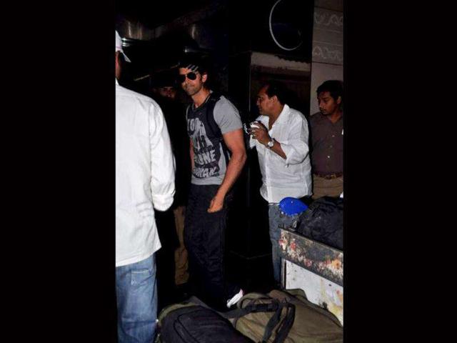 Hrithik with wife and kids will be joining SRK in Dubai for a bash.