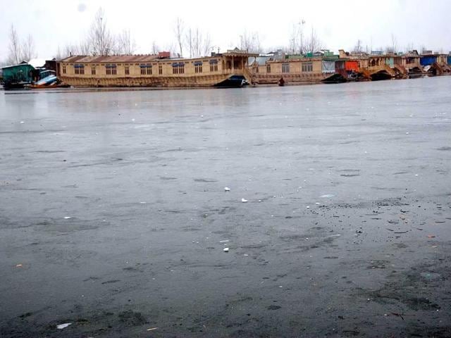 A view of the frozen part of the world famous Dal Lake, as the temperature dipped to minus 5.5 in Srinagar. Agencies
