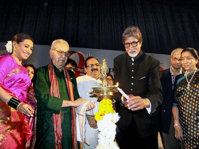 Amitabh Bachchan lighted the lamp with Asha Bhosale, Shreeram Lagoo and Rani Mukherjee. Amitabh Bachchan lighted the lamp with Asha Bhosale, Shreeram Lagoo and Rani Mukherjee.
