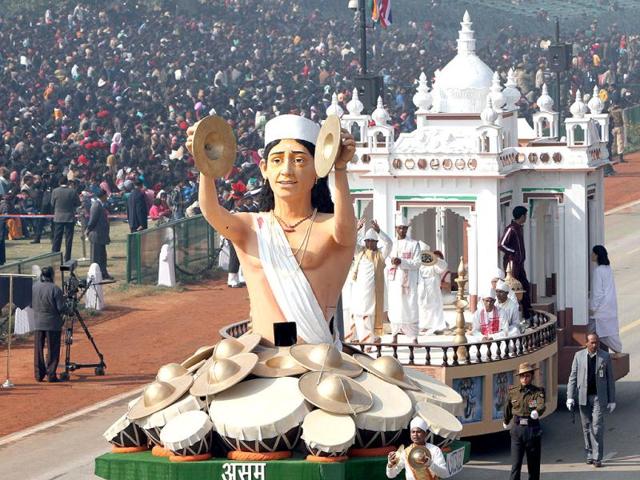 The tableau of Assam passes before the saluting base during the Republic Day rehearsal on Rajpath in New Delhi.(HT Photo/Mohd Zakir)