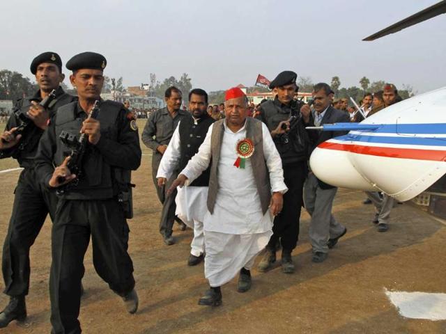 Samajwadi-Party-leader-Mulayam-Singh-Yadav-addresses-an-election-rally-in-Allahabad-AP-Photo-Rajesh-Kumar-Singh Samajwadi-Party-leader-Mulayam-Singh-Yadav-addresses-an-election-rally-in-Allahabad-AP-Photo-Rajesh-Kumar-Singh