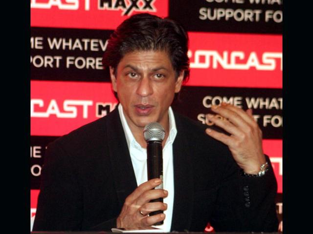 Shah Rukh addresses the media.