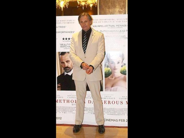 Viggo Mortensen plays Sigmund Freud.
